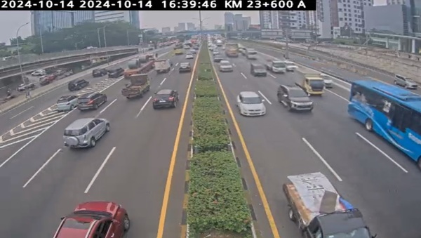 Tol HK JORR-S Ramai Lancar Di Jam Pulang Kantor Sore Hari Ini