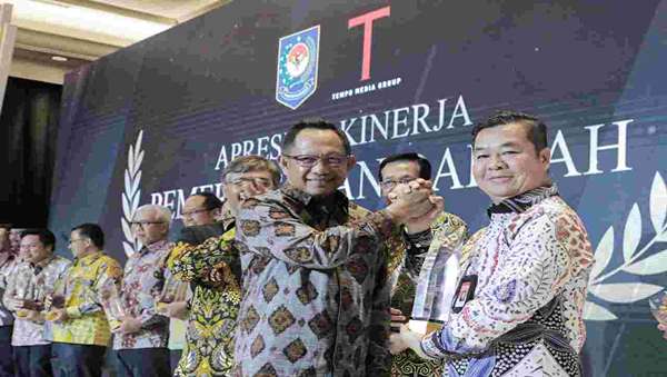 Terima Penghargaan Kinerja Provinsi, Teguh Setyabudi Sebut Jakarta Sedang Upgrade Diri